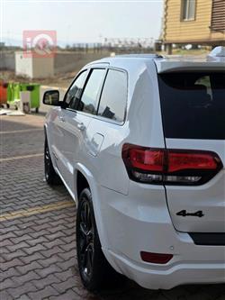 جیپ گراند شیرۆکی